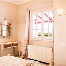 8 Bedroom villa with pool & seaview, near Acharavi, sleeps 16-18